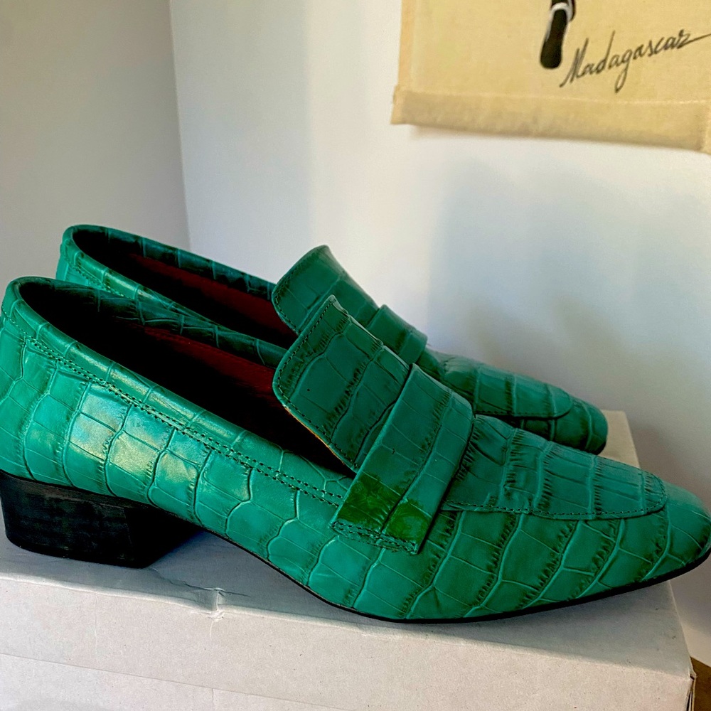 Beautiful loafers perfect for work!